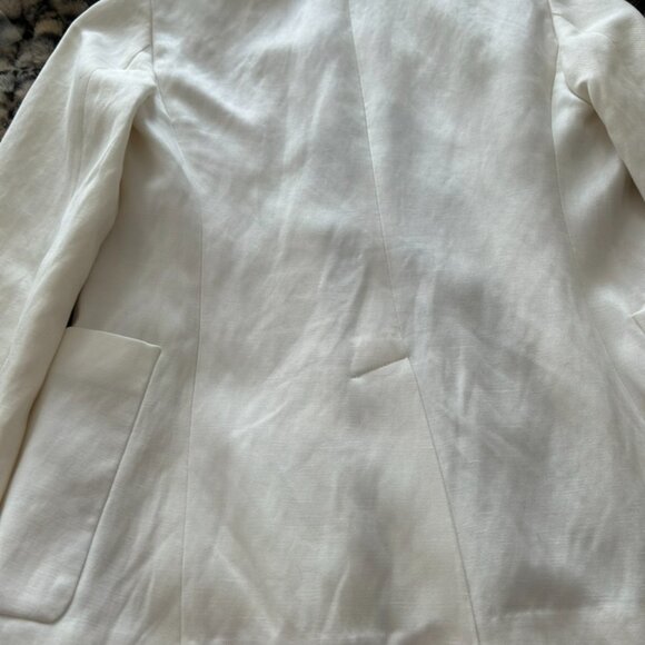 Wilfred Linen Twill Double-Breasted Remie Blazer - Picture 8 of 9